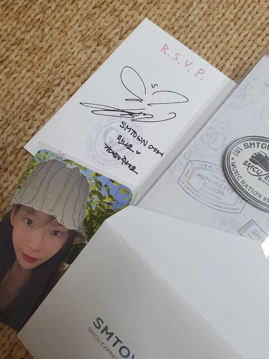 Girls Generation taeyeon 슴콘 뱃지 md photocard WTS