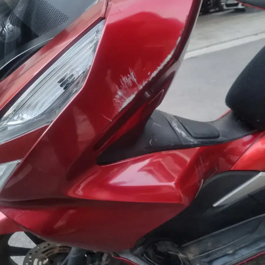 20년식 pcx125 판매합니다.