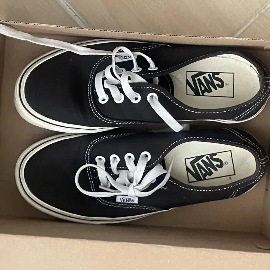 VANS 검정색 (230) 교신 가능