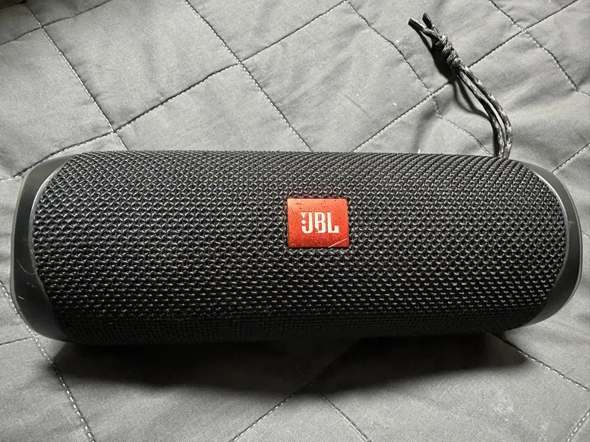 jbl flip5 스피커 판매합니다.