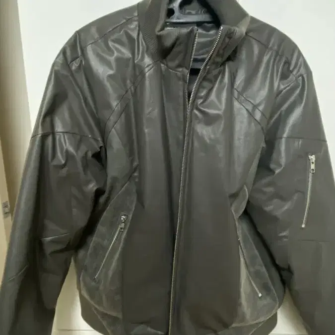 이그노타 코어 10 Explorer Bomber Jacket