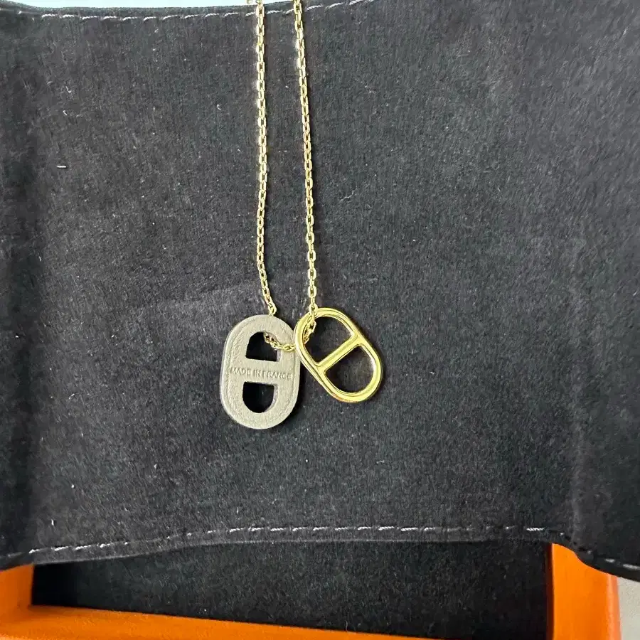 에르메스 오메일론 목걸이(에토프_옐골)_가격내림