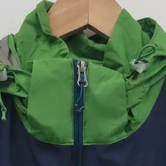 Eider 아이더 라이트 그린 바람막이 여 100 A495