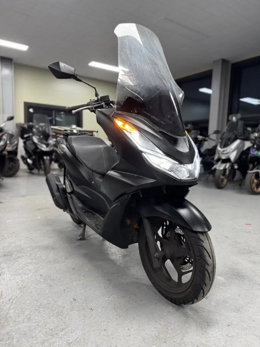 혼다 PCX125 22년형 6만Km 판매합니다