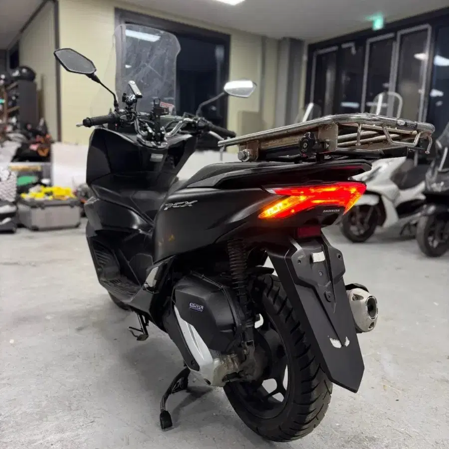 혼다 PCX125 22년형 6만Km 판매합니다