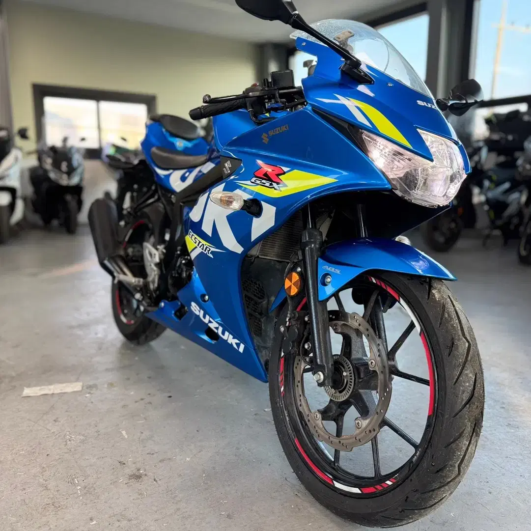 스즈키 GSX-R125 20년형 1만Km 블박차량 판매합니다.