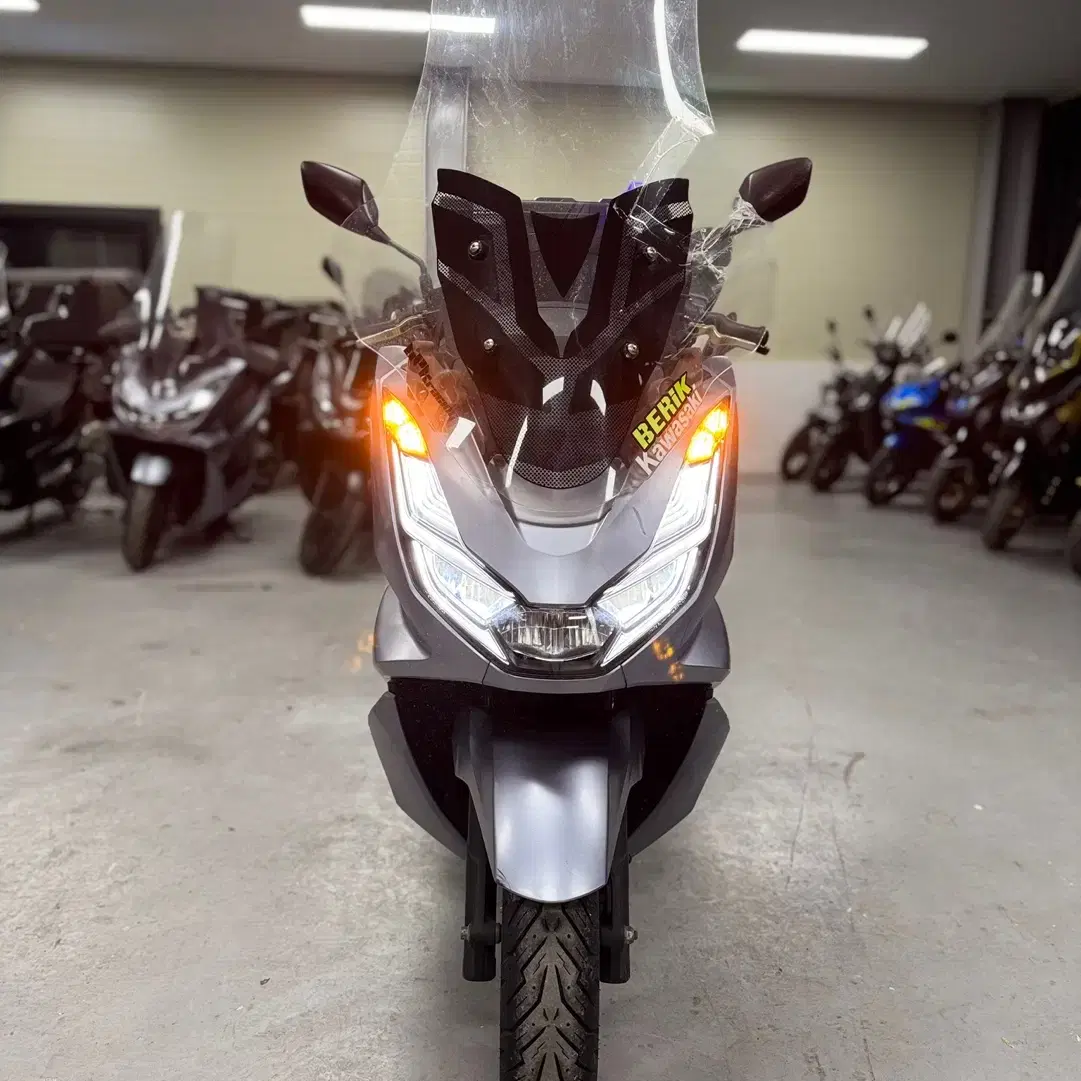 혼다 Pcx125 ABS 22년식 3만Km 판매합니다.