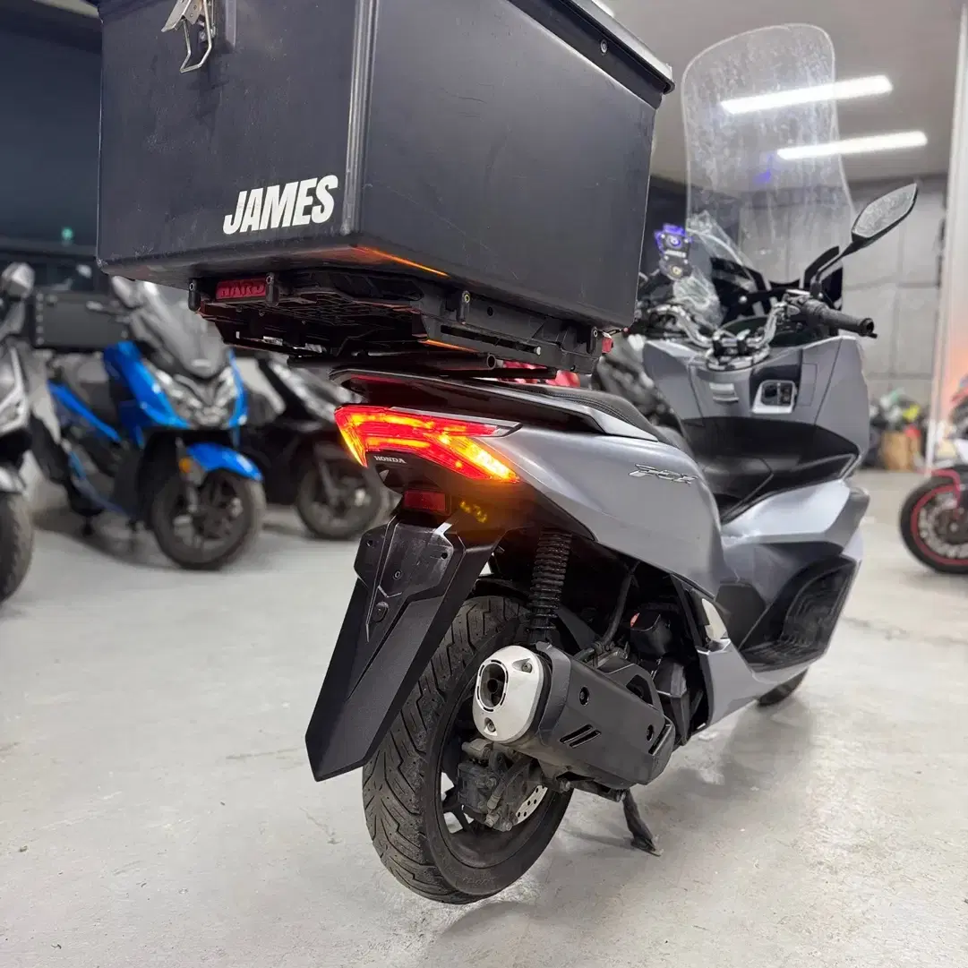 혼다 Pcx125 ABS 22년식 3만Km 판매합니다.