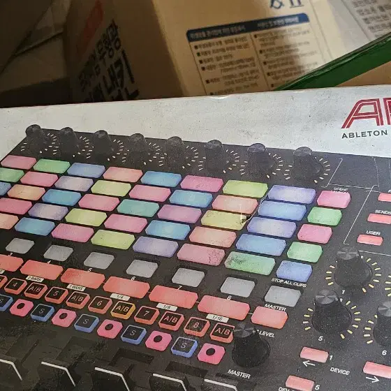 AKAI 아카이 에이블톤컨트롤러 APC40MKII APC40MK2