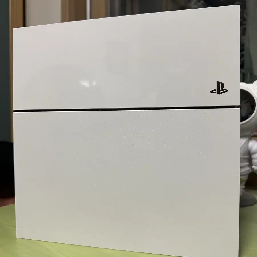 ps4 화이트 + 게임타이틀 11개 세트로 판매합니다!