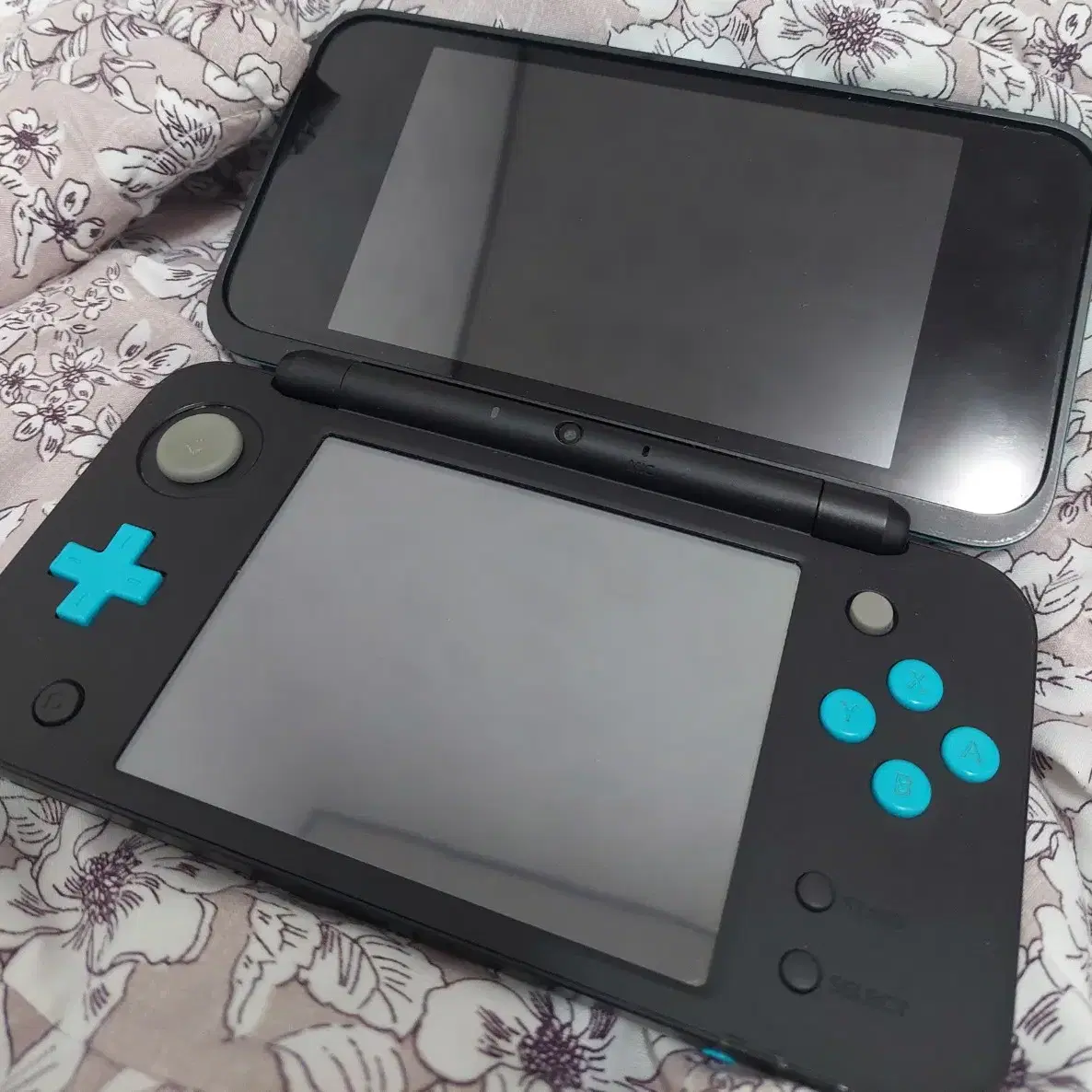 닌텐도 new 2ds xl 팝니다!