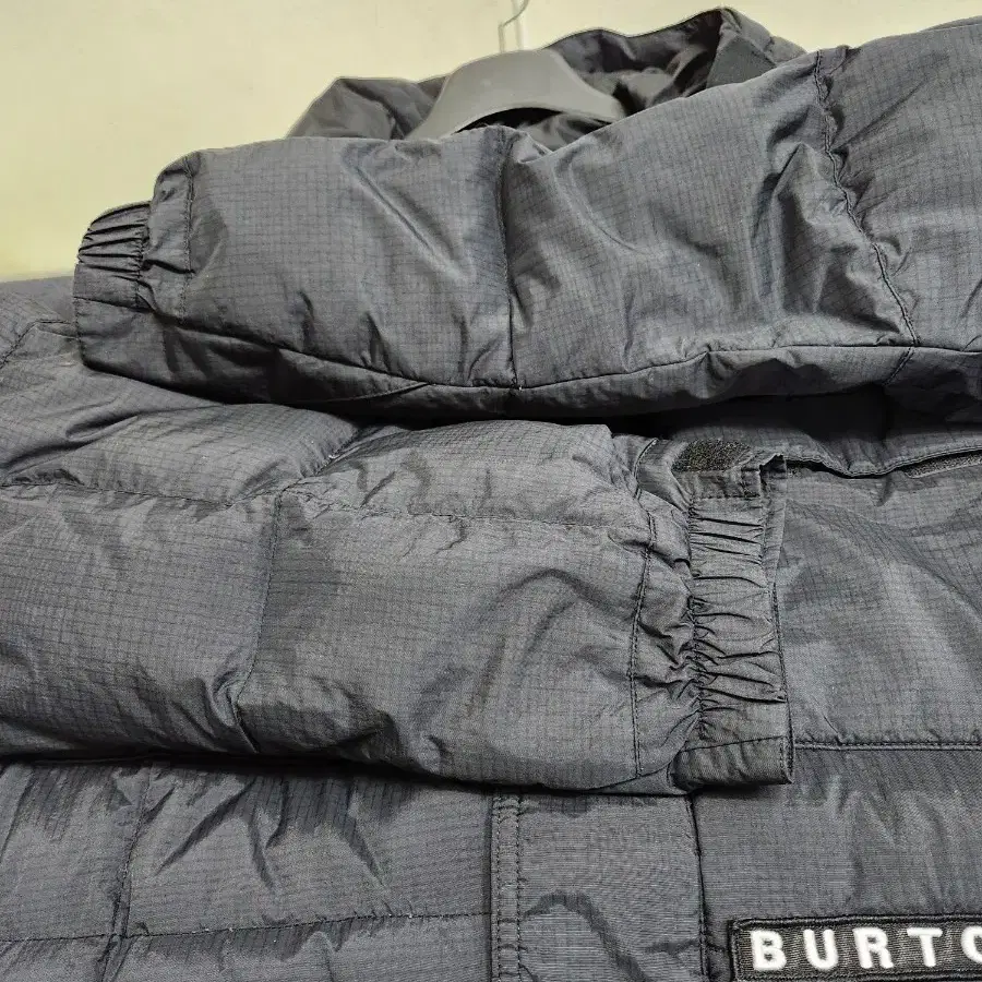 BURTON 남성 덕다운패딩 스키복 M