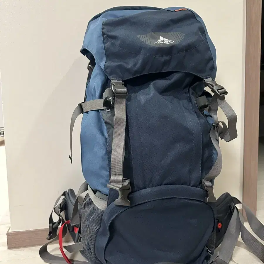 vaude 등산가방 65+10L 팝니다