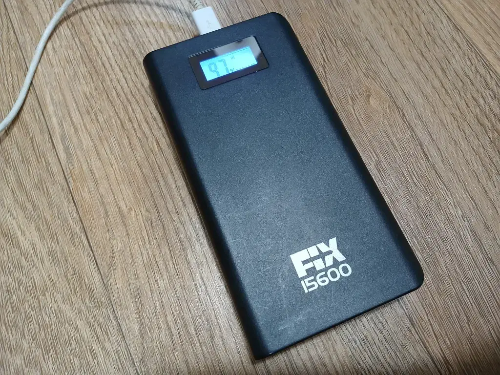 FIX XB-901 충전용 보조 배터리 15600mAh 성능굿