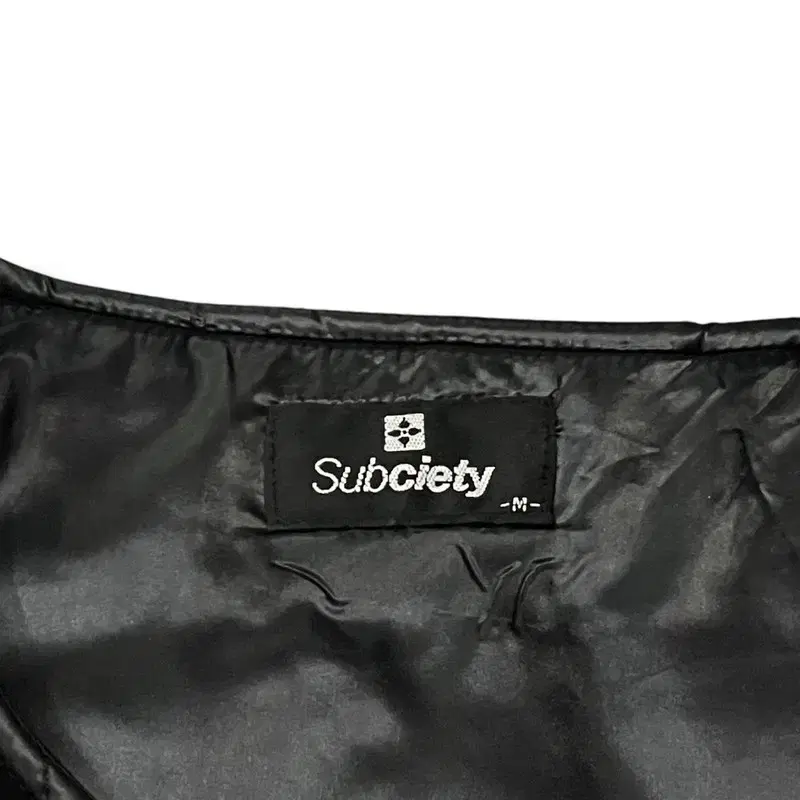 SUBCIETY 글로시 퀼팅 자켓 y09479