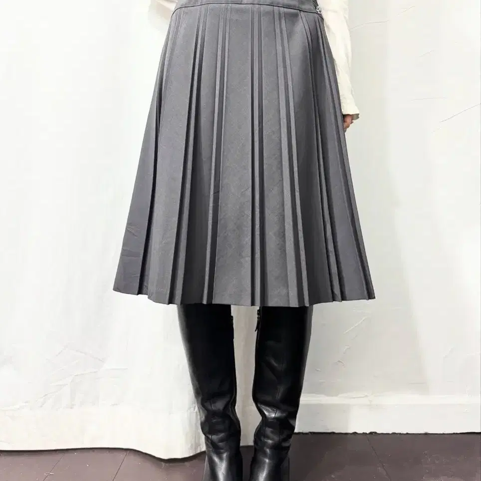 pleats midi skirt