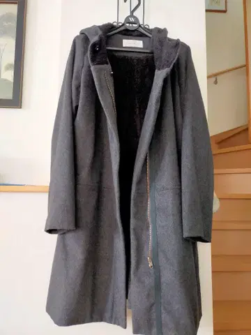 파스텔맘 후드 부착 미디엄 보아 코트 그레이