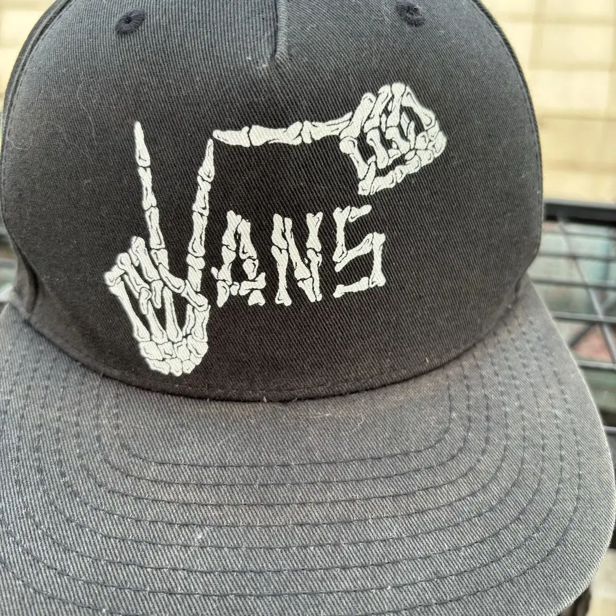 Vans 반스 빈티지 스컬 로고 블랙 스냅백