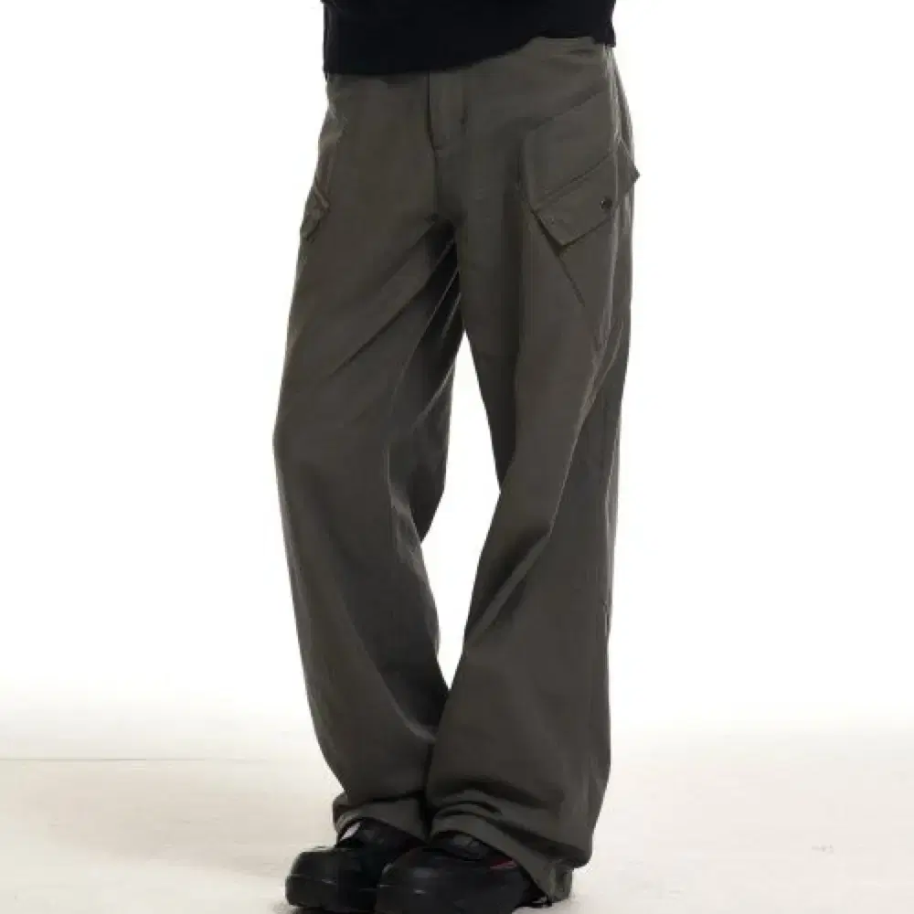 애드오프 TWILL CARGO PANTS CHARCOAL