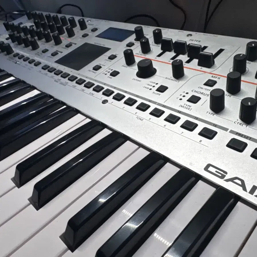 Roland Gaia2 신디사이저