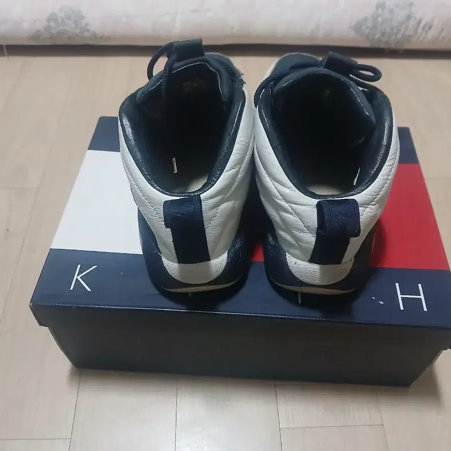 Tommy kith skew sneaker 사이즈 280