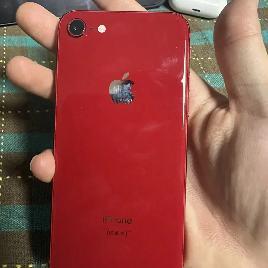 아이폰8 Red (64GB / 앞 액정 파손 / 화면 깨짐 X)