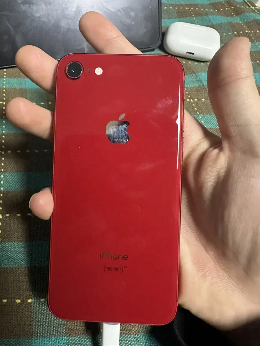 아이폰8 Red (64GB / 앞 액정 파손 / 화면 깨짐 X)