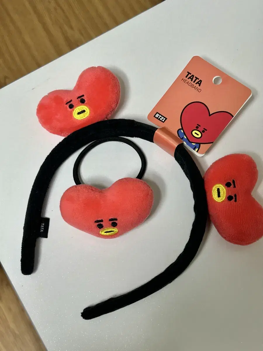 방탄소년단 bts 태형 v 뷔  tata 타타 머리띠 + 머리끈 bt21