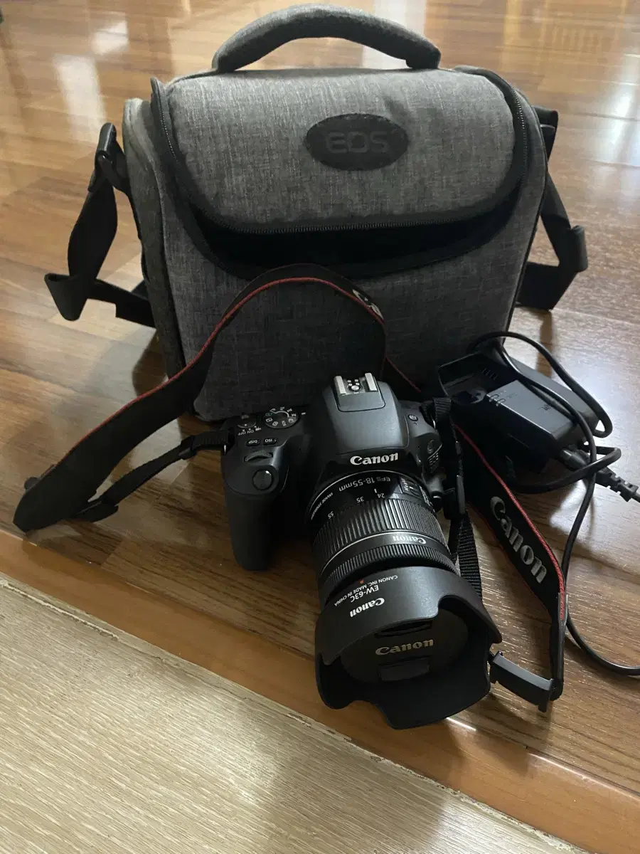 캐논 EOS 200D 카메라 (UV필터 렌즈 후드 포함)