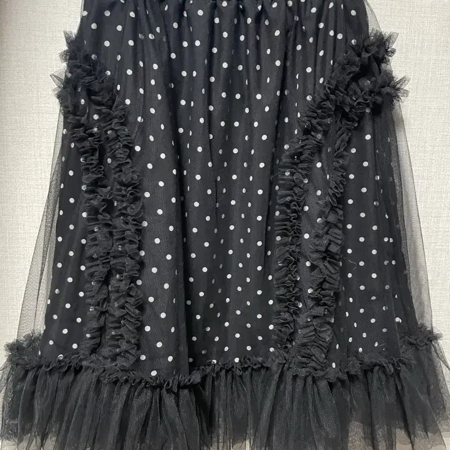 생긴스튜디오 banding ruffle dot sha skirt