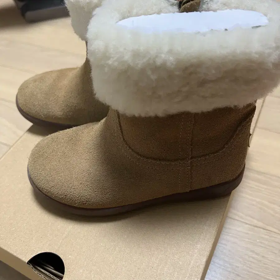 어그 UGG 키즈 조리2 스웨이드 양가죽 부츠