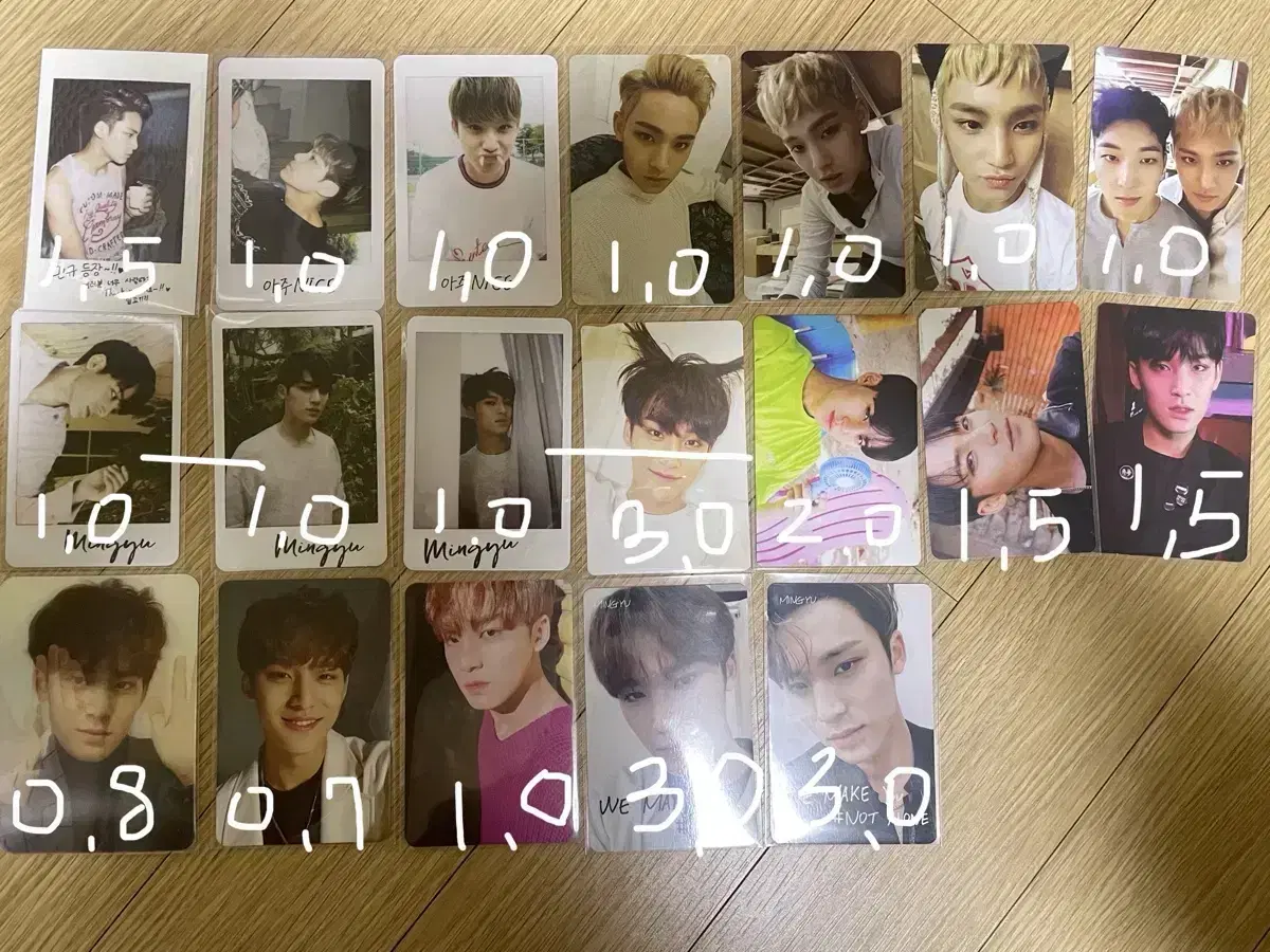 There are a lot of seventeen photocard. Heaven's Season's Greetings Cafe The Sun Anas Going Park Hwa Ming Ood Henggarra Sector 17