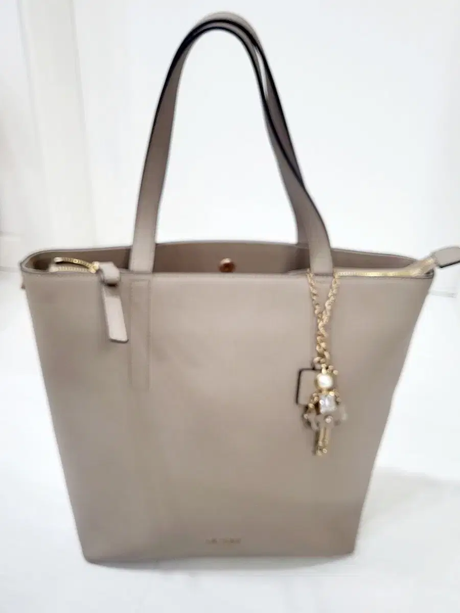 LoveCat Leather Shopper Bag in Beige