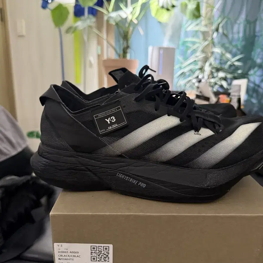 Y-3 아디오스 프로 3.0 코어 블랙 런닝화