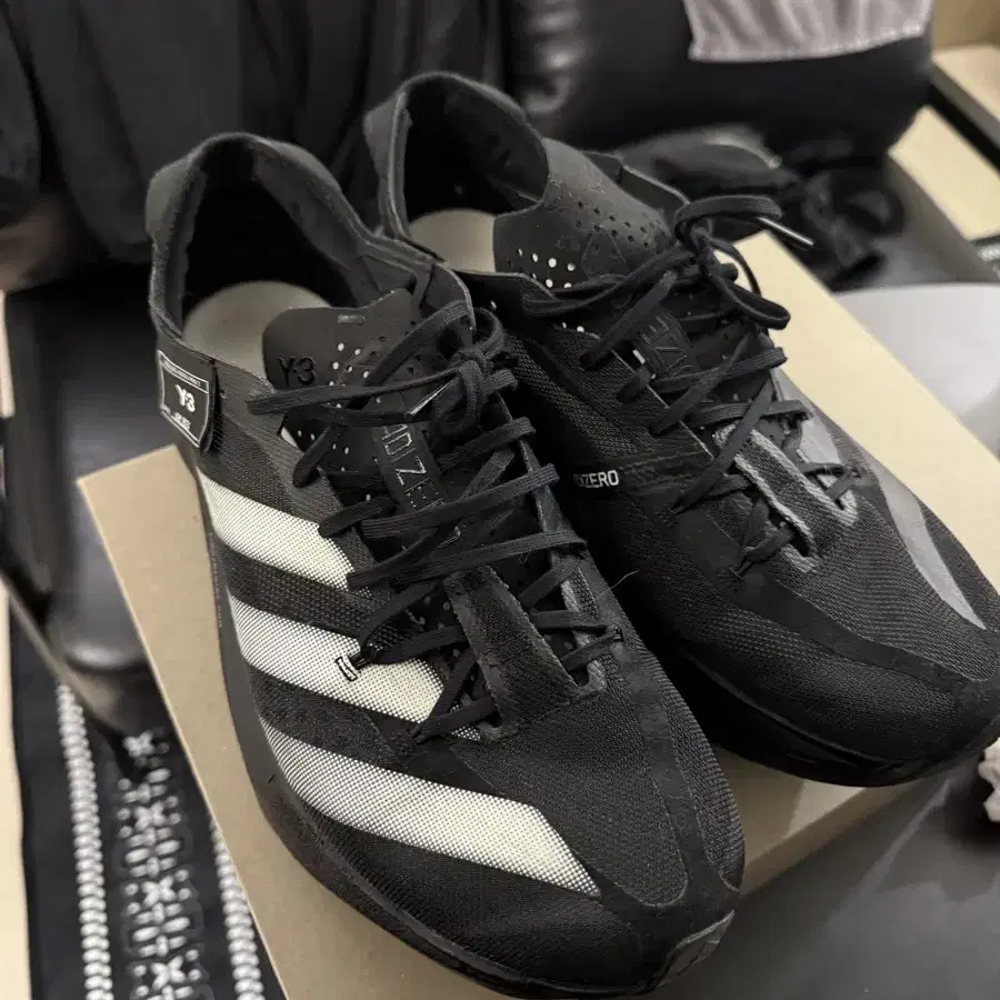 Y-3 아디오스 프로 3.0 코어 블랙 런닝화