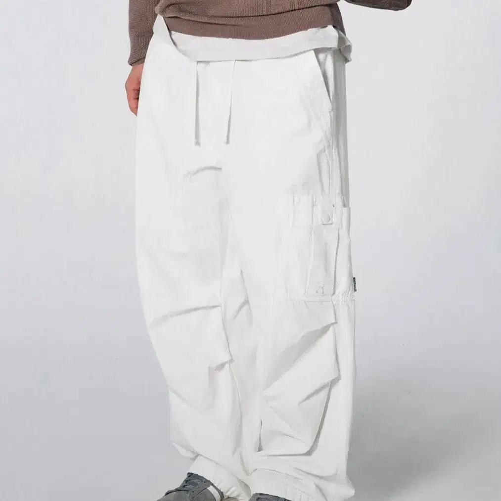 스컬프터 Wide Paratrooper Cargo Pants White