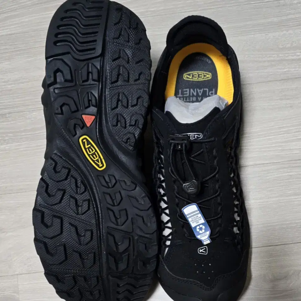 새상품)킨 유니크 넥시스 keen uneek nixs 275