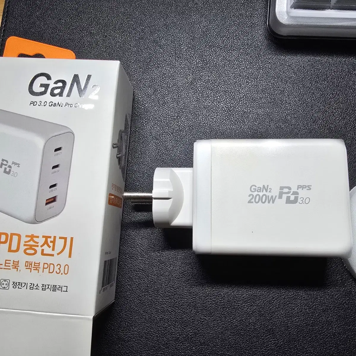 [단순개봉] UM2 200W GaN2 PD 충전기