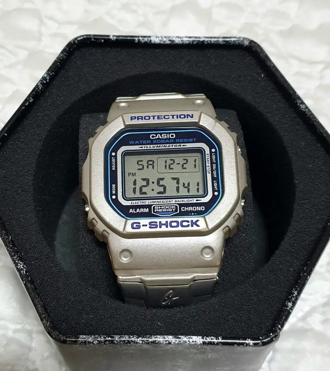 CASIO G-SHOCK DW-5000 시계 팝니다