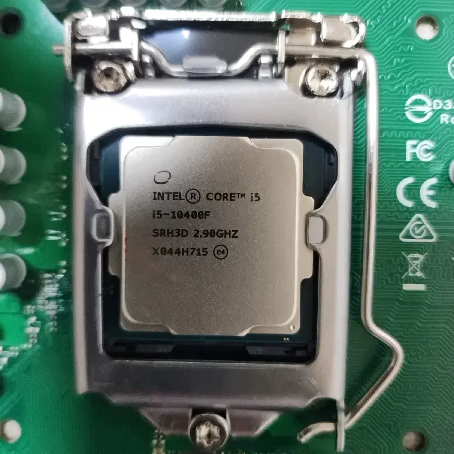 CPU i5-10400F. 보드ASUS Pro H410M-C