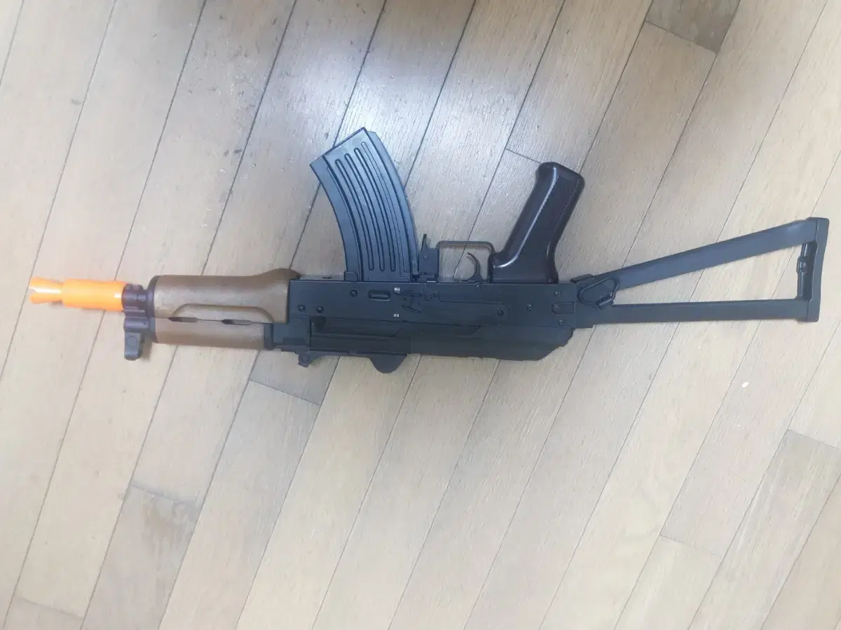 아카데미 ak74u