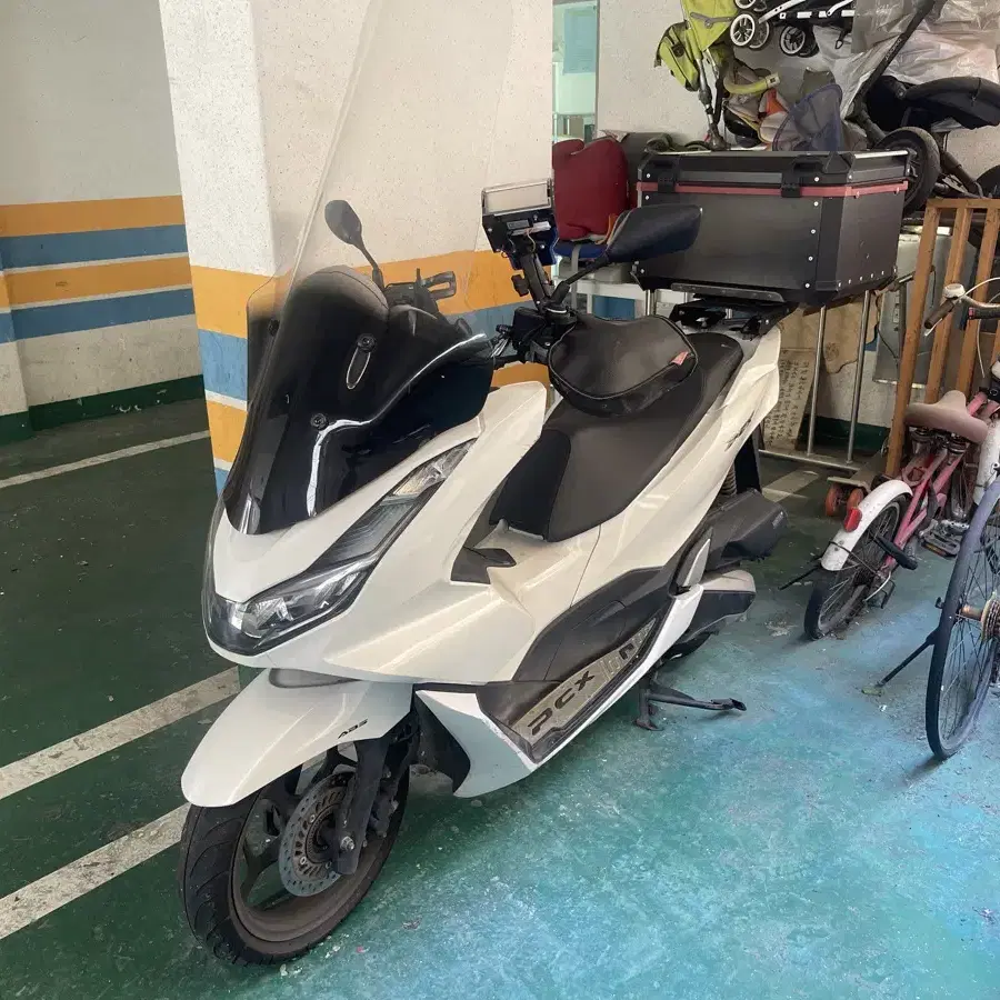 PCX 22년식 팝니다