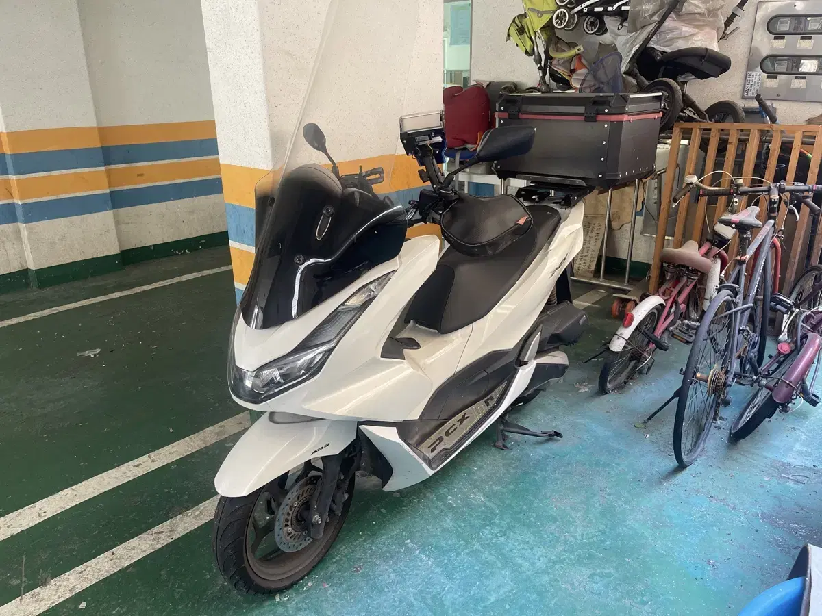 PCX 22년식 팝니다