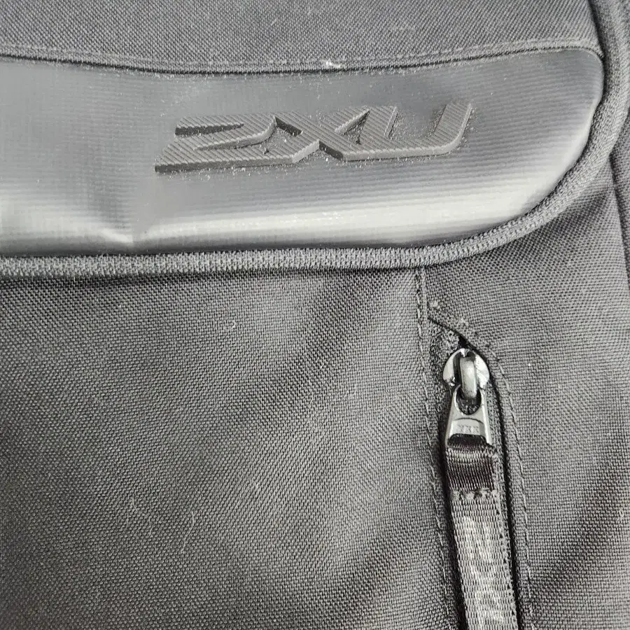 2XU 블랙 백팩