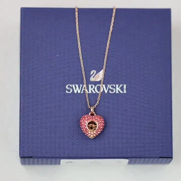 Swarovski    스와로브스키   뛰는 가슴   목걸이