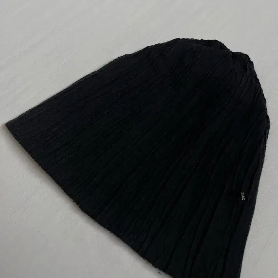 Shellac Archive Damaged Wrinkle Beanie