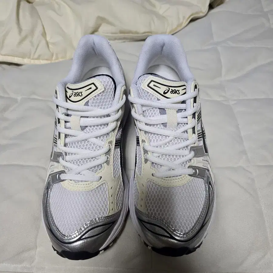 GEL-KAYANO 14 WHITE/MIDNIGHT 260