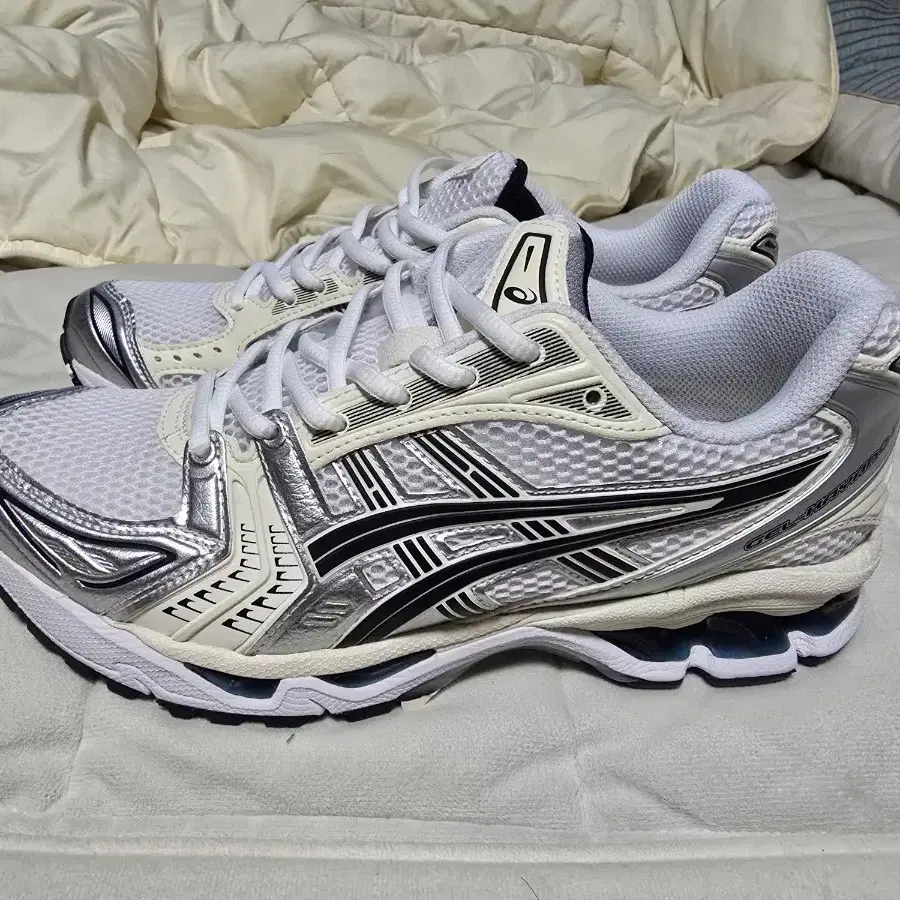 GEL-KAYANO 14 WHITE/MIDNIGHT 260