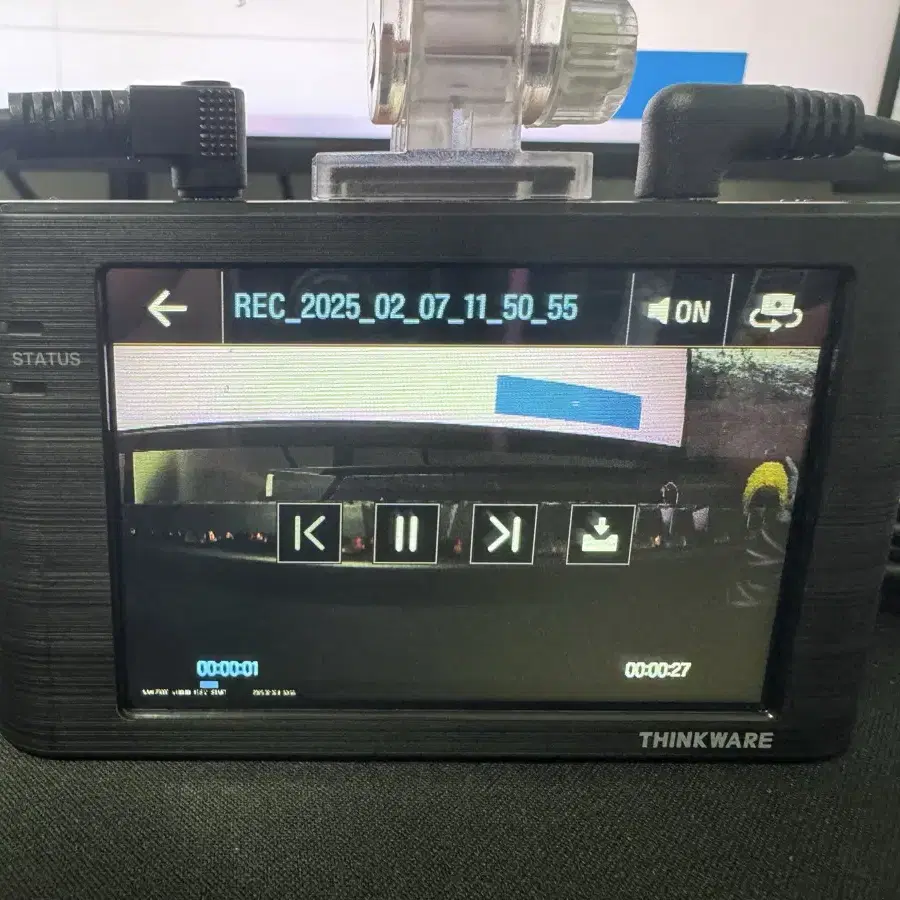 블랙박스 2채널 아이나비 Z5000+ FHD 32GB 팝니다. 3061B