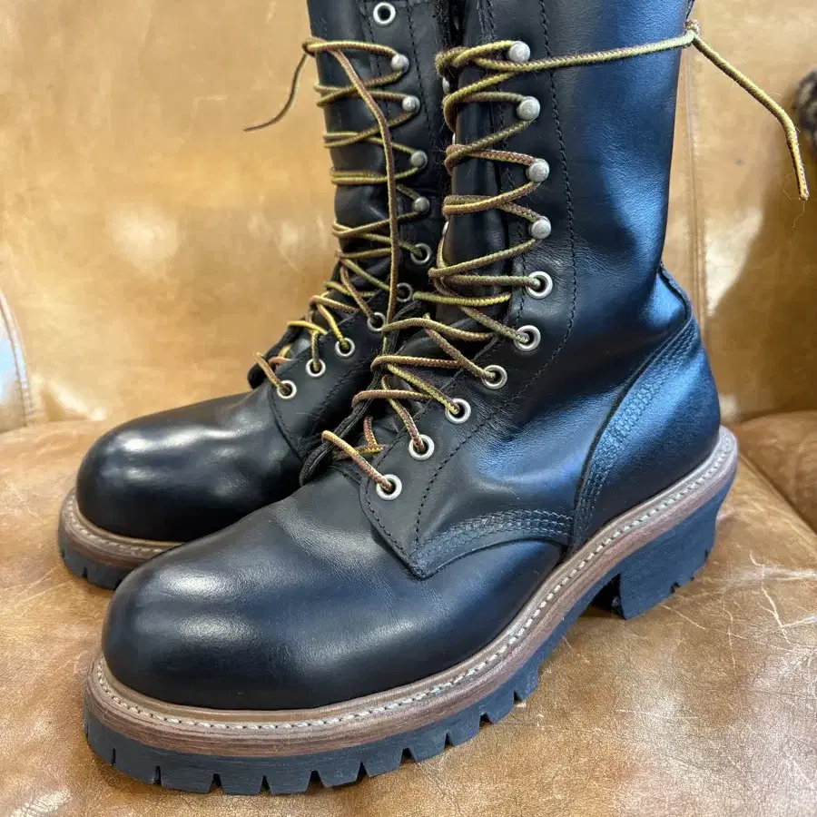 Red Wing 레드윙 8210 Logger Boots Black